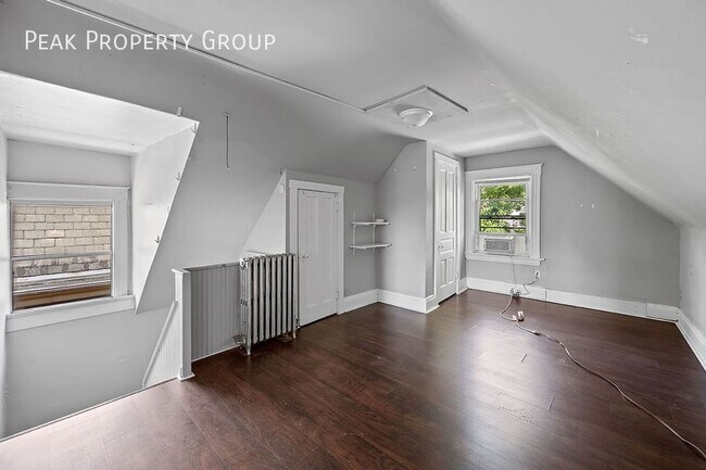 Photo - 2356 Stratford Ave Apartment