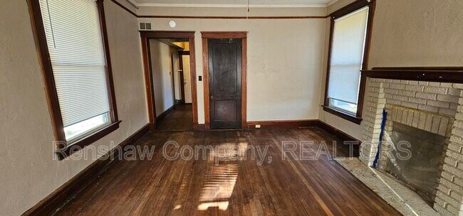 Building Photo - 704 Finley St