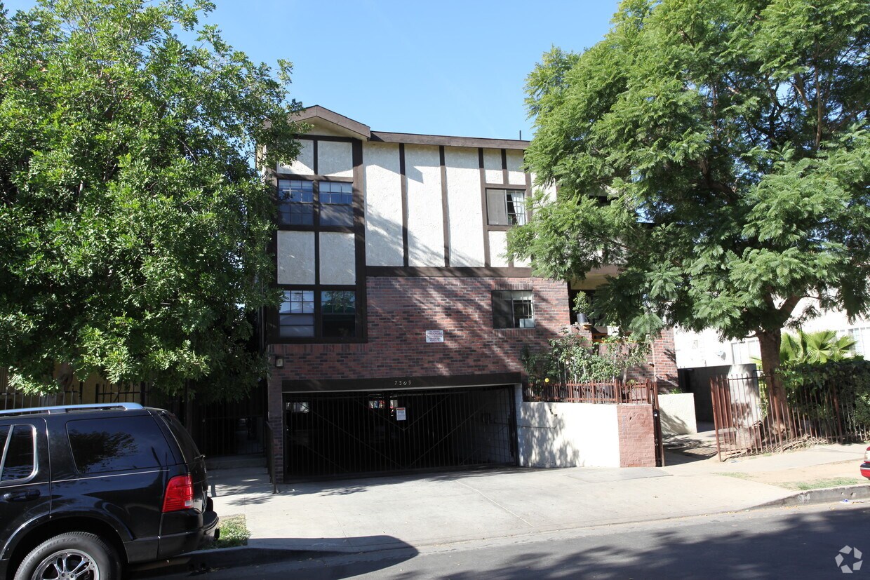 Foto del edificio - 7309 Milwood Ave