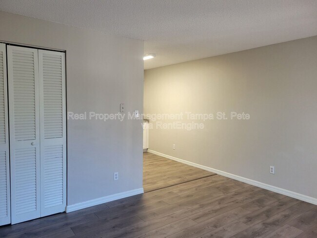 Foto del edificio - 15417 Livingston Ave