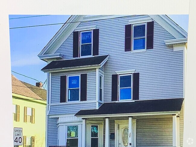 Building Photo - 208 E Main St