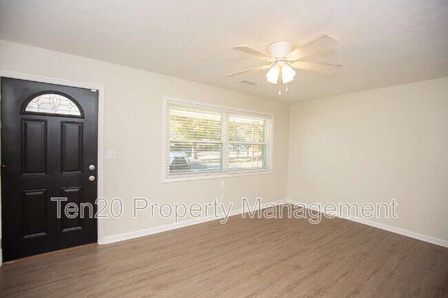 Foto del edificio - 8334 Canaan Dr