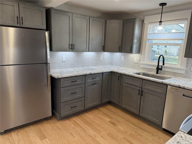 Foto del edificio - 863 Main St