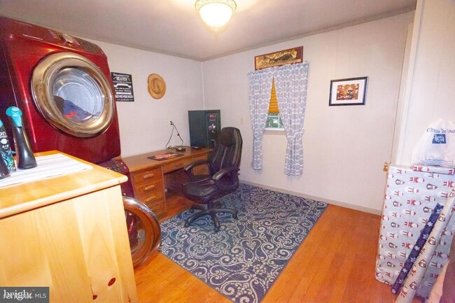 Building Photo - 2 br, 1 bath House - 426 E 28th Division Hwy