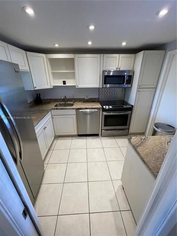 Foto del edificio - 3100 N Palm Aire Dr