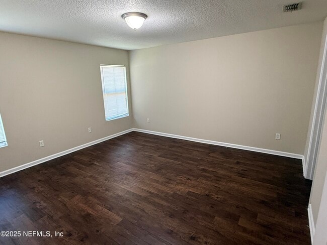 Building Photo - 8850 Southwest Ct