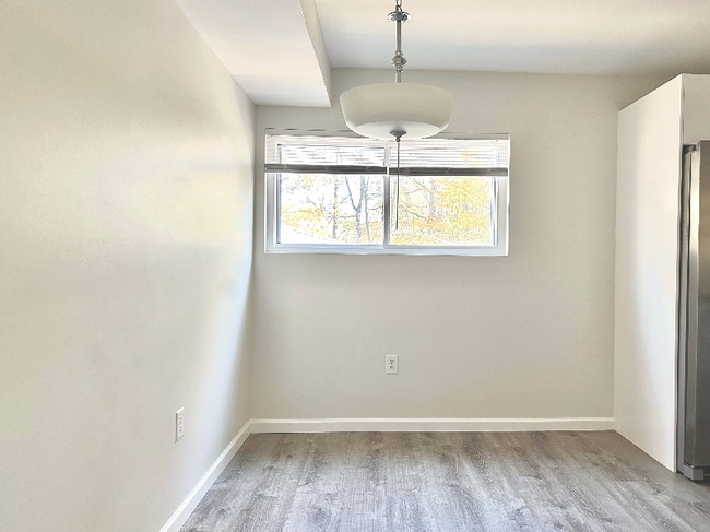 Building Photo - 604 Homeland Ave