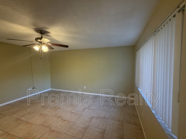 Foto del edificio - 1310 Amble Ln