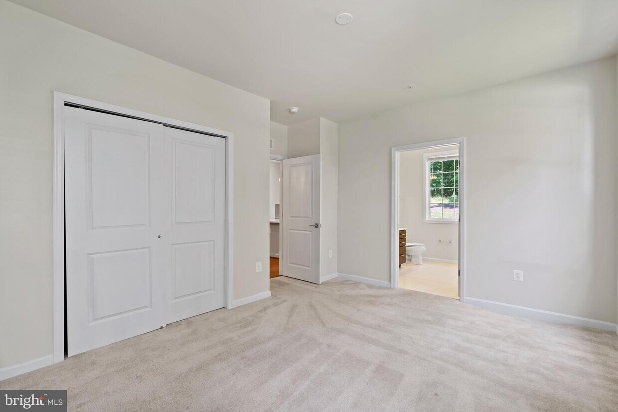 23235 Milltown Knoll Square Unit 117, Ashburn, VA 20148 Room for Rent