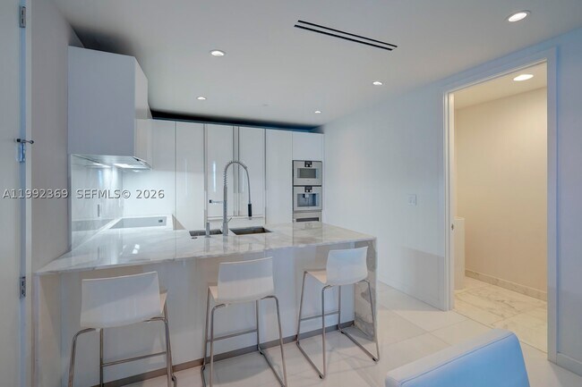 Foto del edificio - 10203 Collins Ave