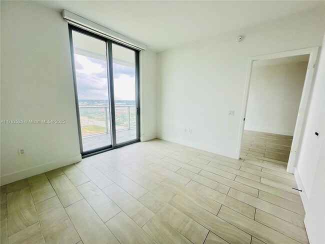 Building Photo - 2000 Metropica Wy
