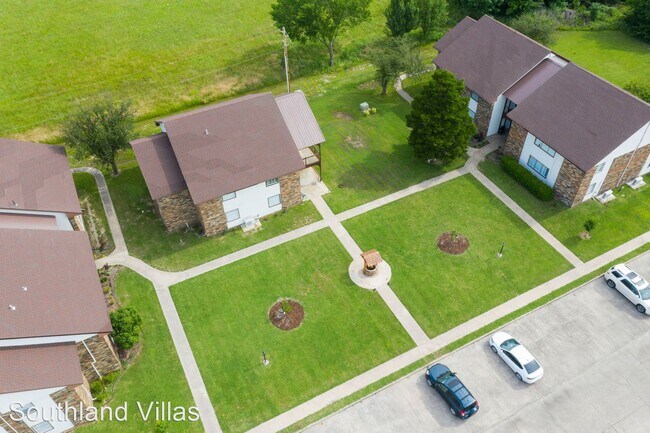 Building Photo - 1111 Sandpiper Dr