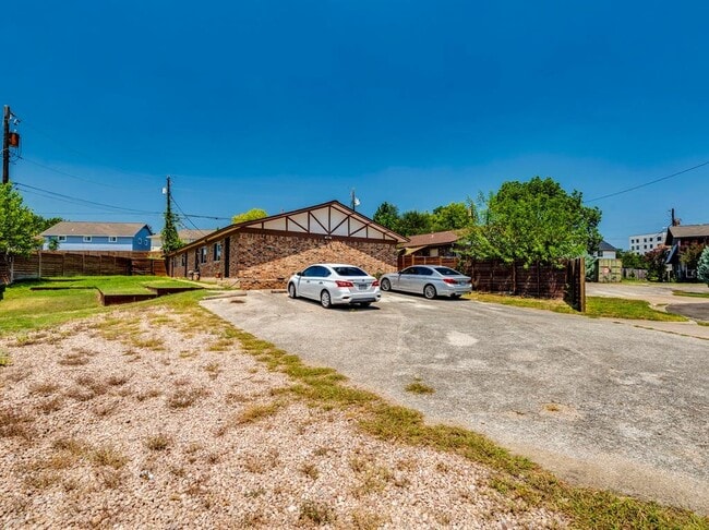 Foto del edificio - 3404 Willowrun Cove
