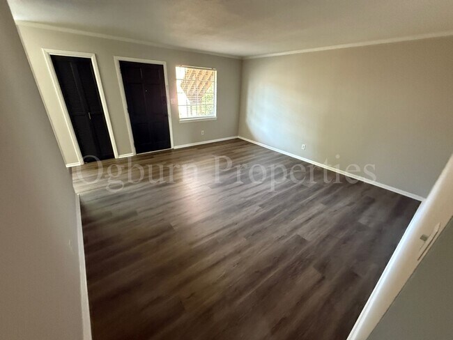 Foto del edificio - 3818-E Country Club Rd-2BR/1BA-APT!!
