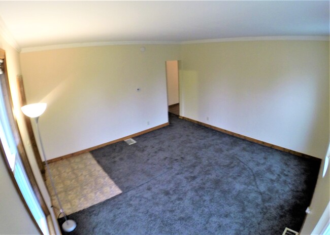 Living room - 616 4th St