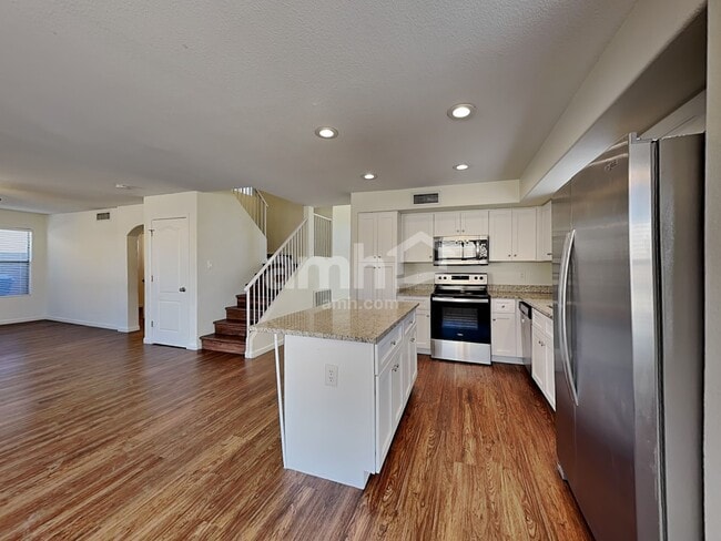 Building Photo - 9824 E Onza Ave