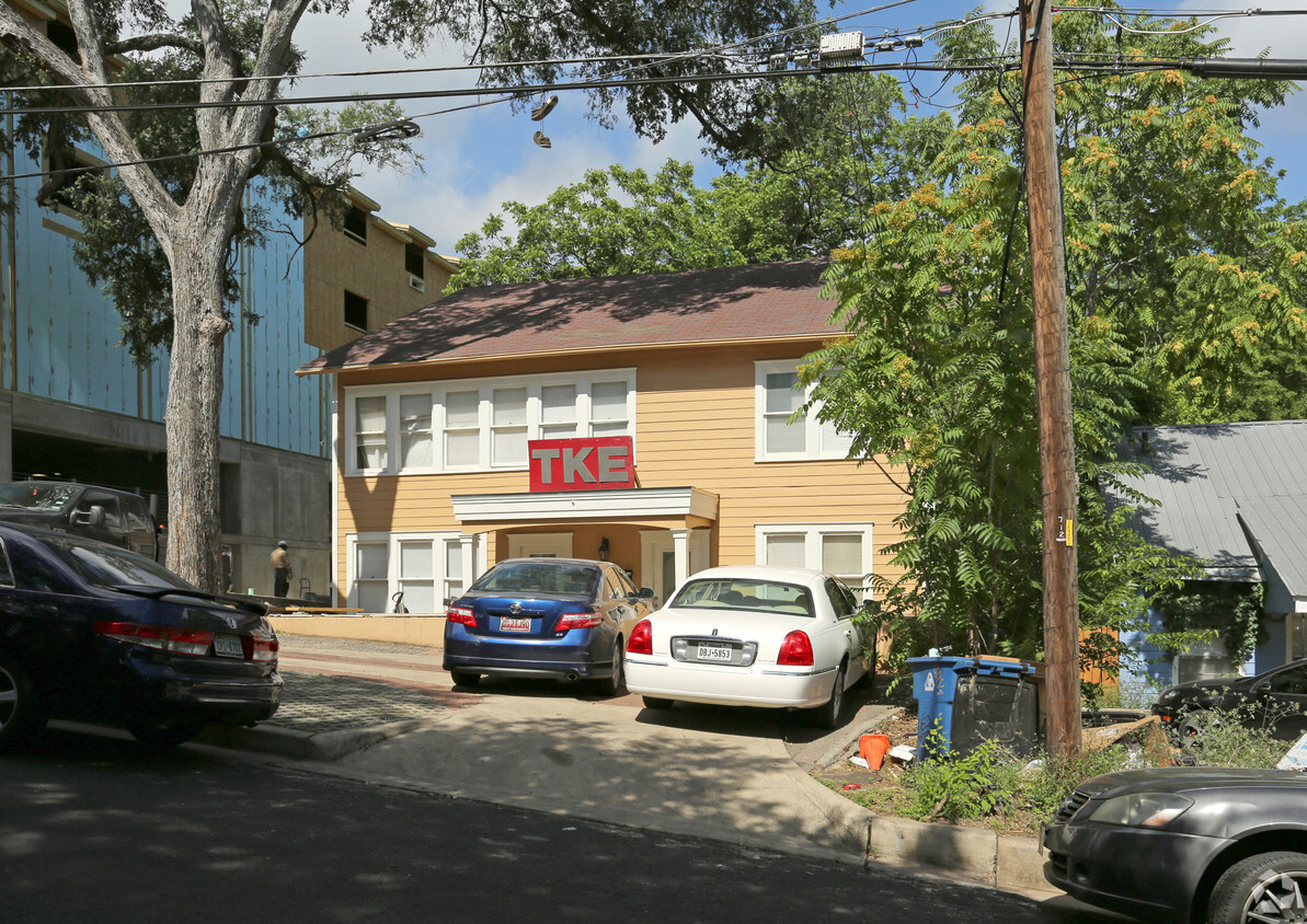 Building Photo - 2710 Whitis Ave