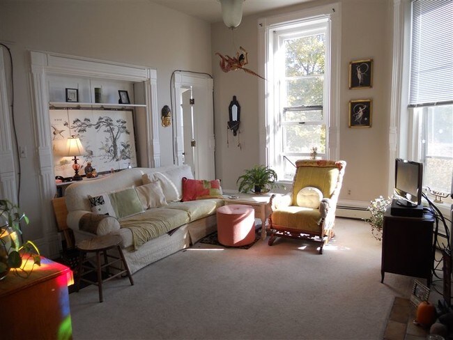 Building Photo - 1 br, 1 bath Apartment - 201 N Huron St 201-9