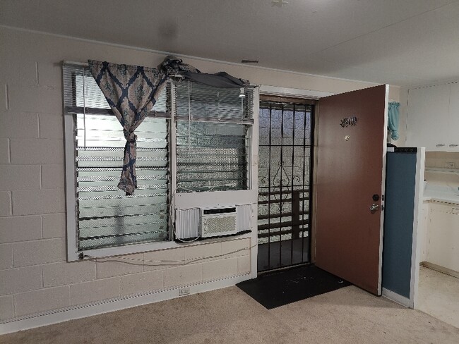 Building Photo - 821 Kinau St