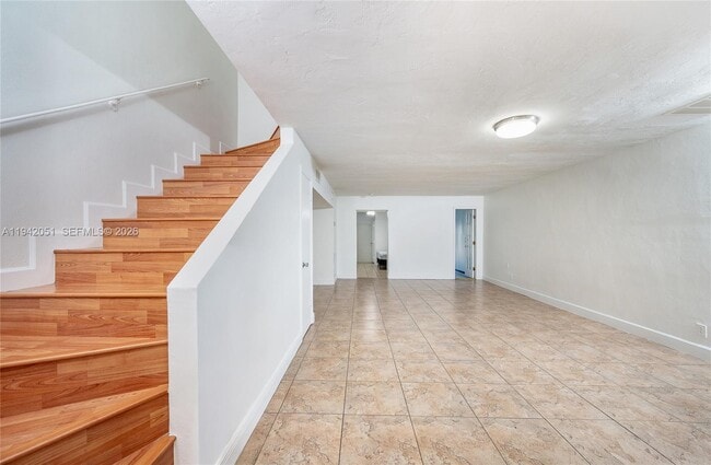 Foto del edificio - 1345 W 71st St