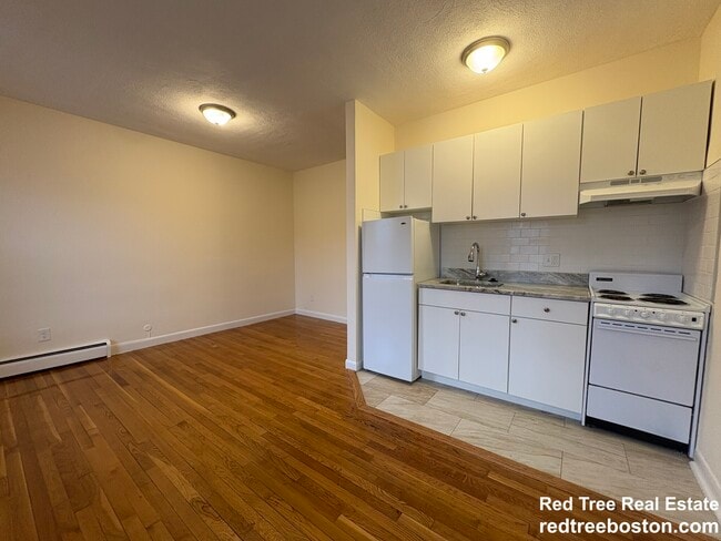 Building Photo - 172 N Beacon St