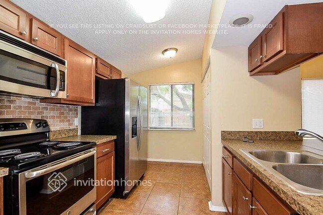 Foto del edificio - 7907 Osteen Rd
