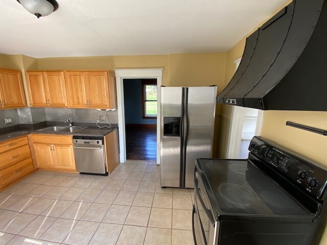 Foto del edificio - 49040 Military Rd