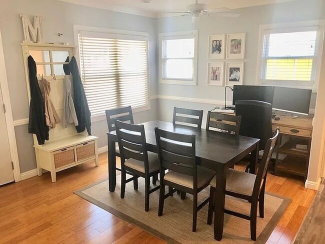 Building Photo - Charming single story home