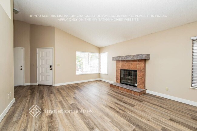 Foto del edificio - 3213 Shoreheight St