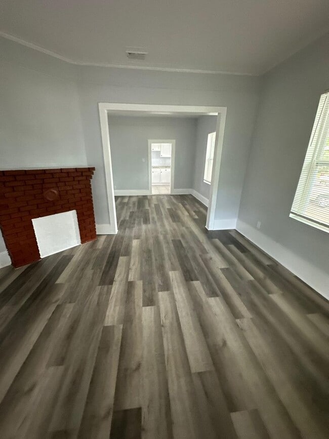 Building Photo - Fully Renovated 3/2 Available for Immediate Rent!