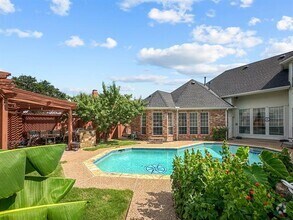 Building Photo - 3405 Snidow Dr