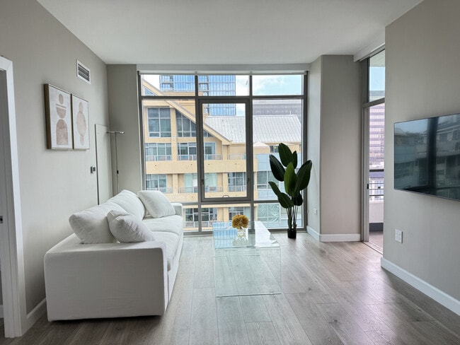 Building Photo - 1470 State St