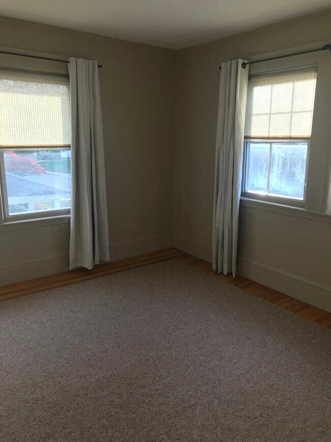 Foto del edificio - 52 Wyman Rd