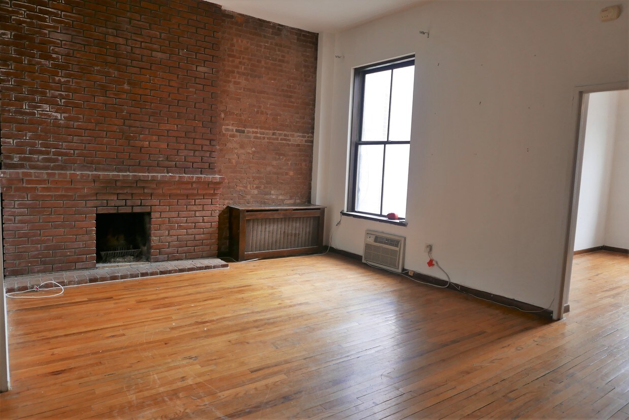 Primary Photo - 40 W 74th St