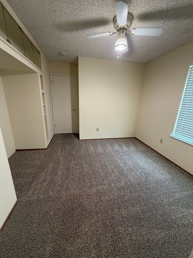 Building Photo - 7345 Holworthy Way