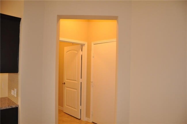 Foto del edificio - 6521 Loretta White Ln