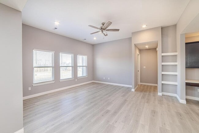 Foto del edificio - 3708 Parrot Ct