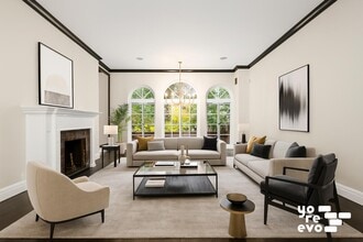 Building Photo - 242 E 49th St