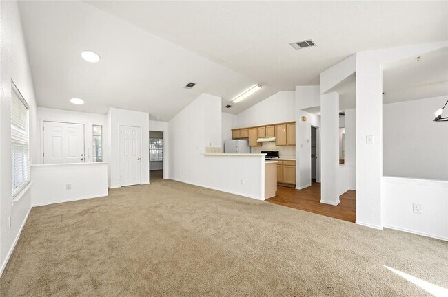 Building Photo - 121 Prairie Springs Cove