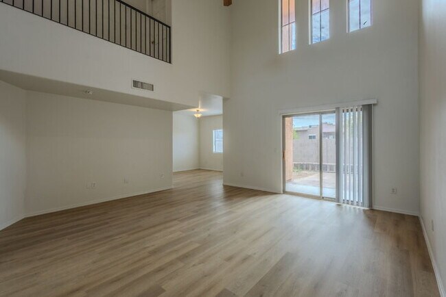 Building Photo - Beautiful Santa Rita Townhome in Sahuarita!!