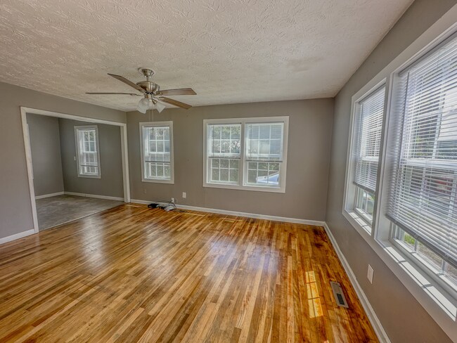 Foto del edificio - 804 E Cranford Ave