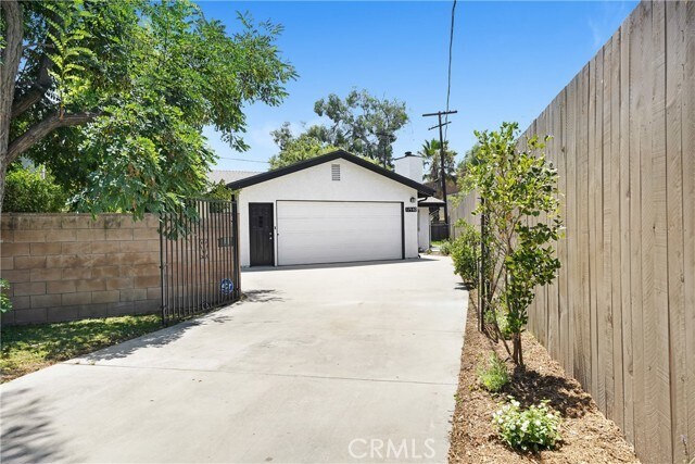 Foto principal - 11940 Tiara St
