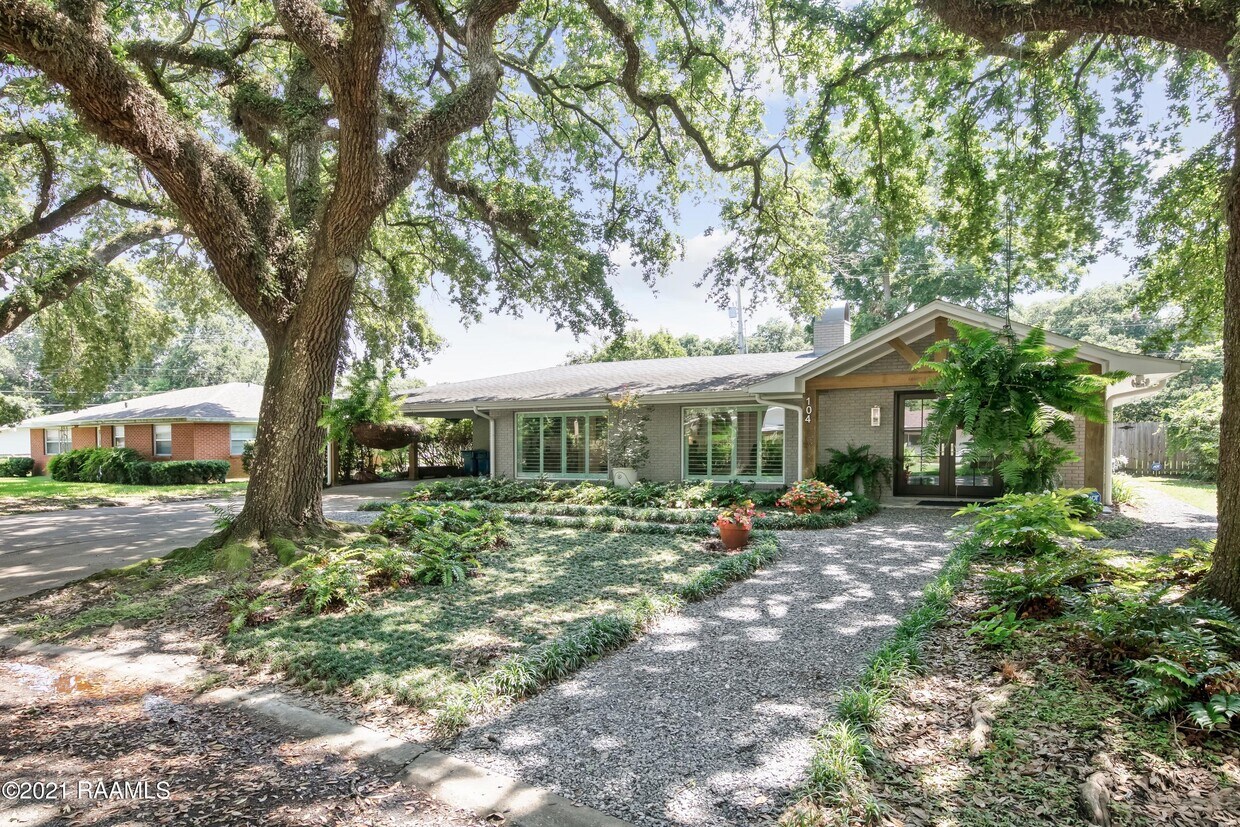 104 W St Louis St, Lafayette, LA 70506 House Rental in Lafayette, LA