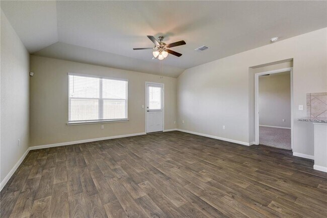 Building Photo - 401 Cassandra Dr