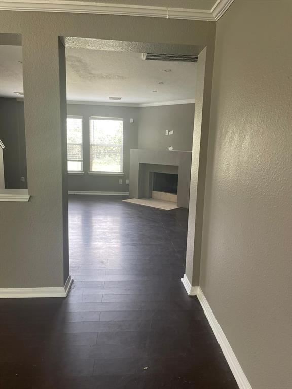 Building Photo - 5615 W Harrow Dr