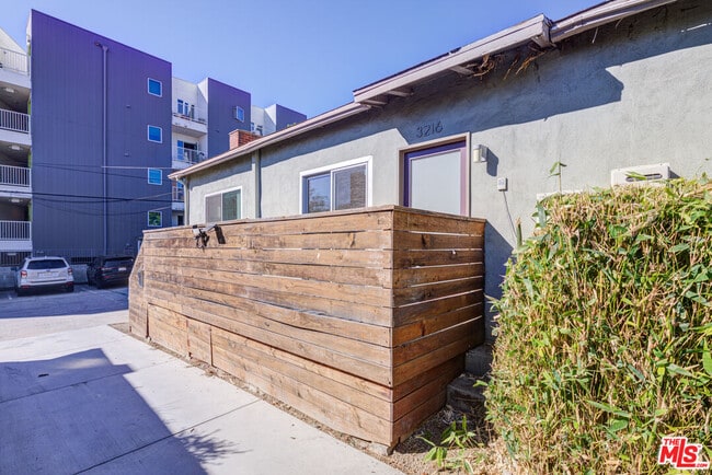 Building Photo - 3216 Bellevue Ave