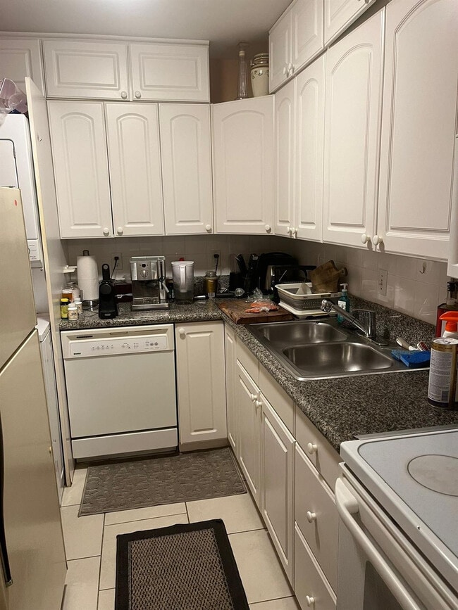 Foto del edificio - 6489 Bay Club Dr