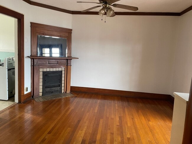 Photo - GrandAveW302-6 Apartment