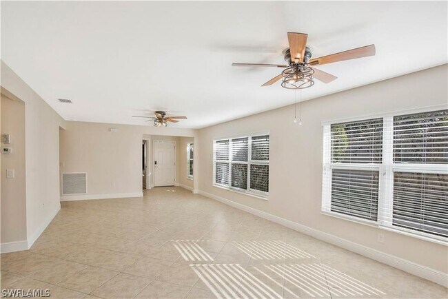 Foto del edificio - 7945 Guadiana Way