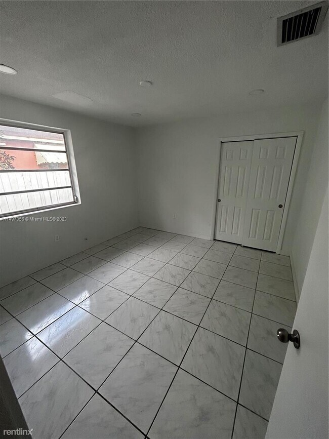 Foto del edificio - 3 br, 2 bath House - 3144 NW 33rd St # 2